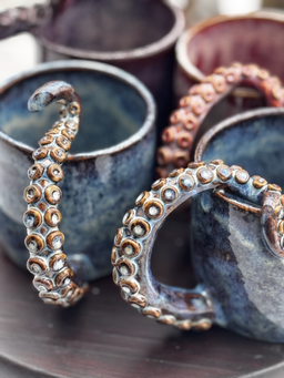 Kubek Kraken — zbliżenie na przyssawki