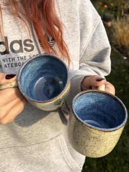 Kubki Piaskowe — widok z góry na błękitne wnętrza